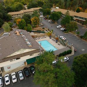 Cedar Lodge